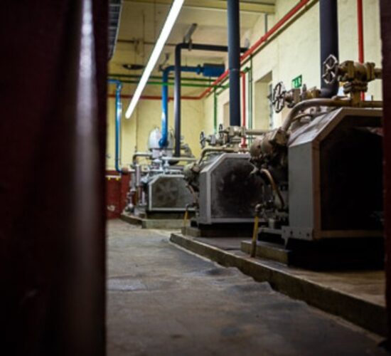 Foto mit Blick in einen Produktionsraum der alten Brauerei